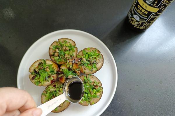 芹菜香菇夹茄子的做法图解10