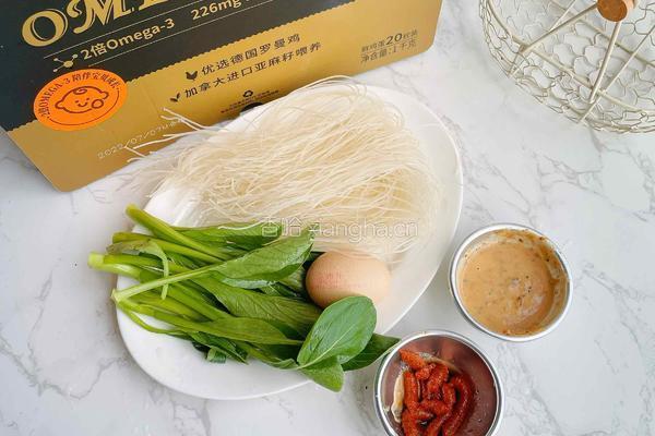 鸡蛋麻酱米粉的做法图解1