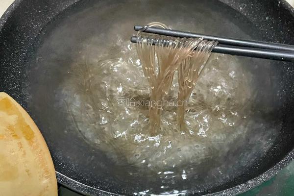 鸡蛋炒粉丝的做法图解5
