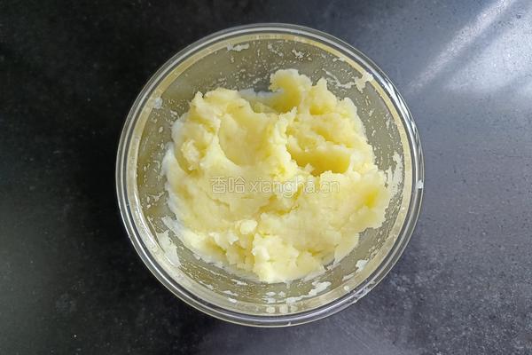 糖醋土豆泥的做法图解2