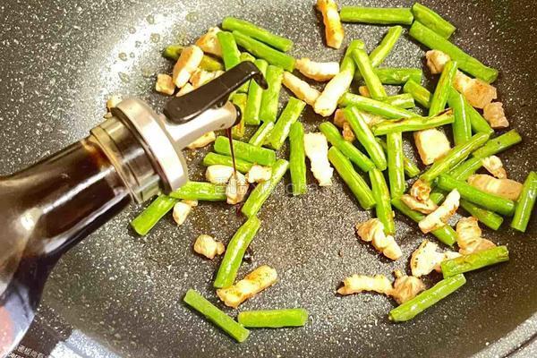 尝试地中海饮食第6天丨豆角炒肉的做法图解6