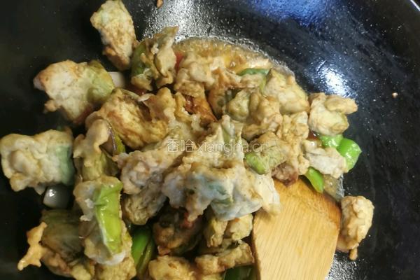 青椒炒茄子的做法图解4
