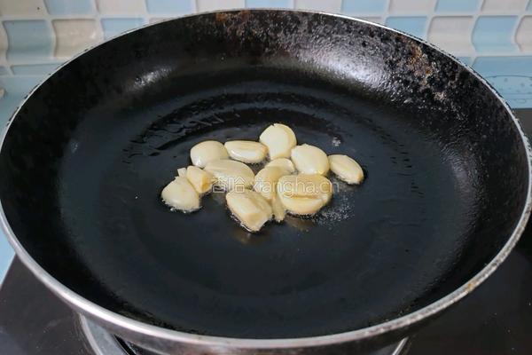 蒜香柠檬煎牛排的做法图解4