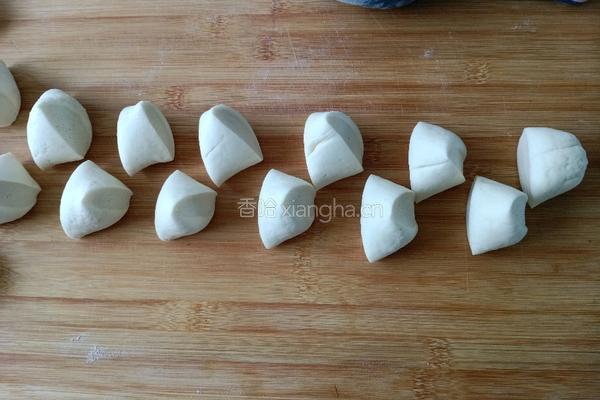 茴香鸡蛋馅饼的做法图解4