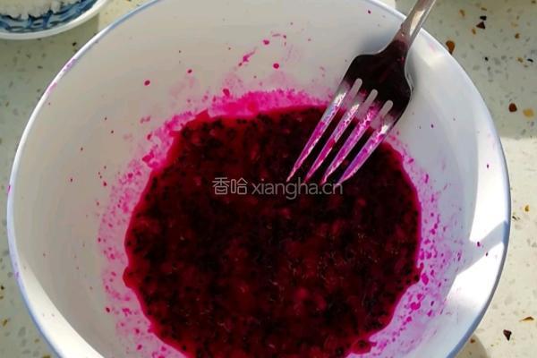火龙果鸡蛋饼的做法图解2