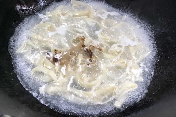 红薯叶肉丝汤面-神奇的面粉的做法图解11