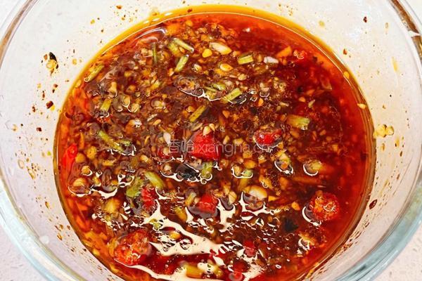 凉拌皮蛋黄瓜的做法图解4