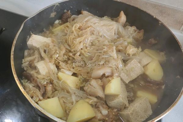 猪肉排骨烩酸菜的做法图解13
