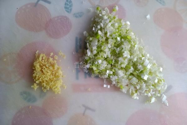 芹菜鲜肉生煎包的做法图解2