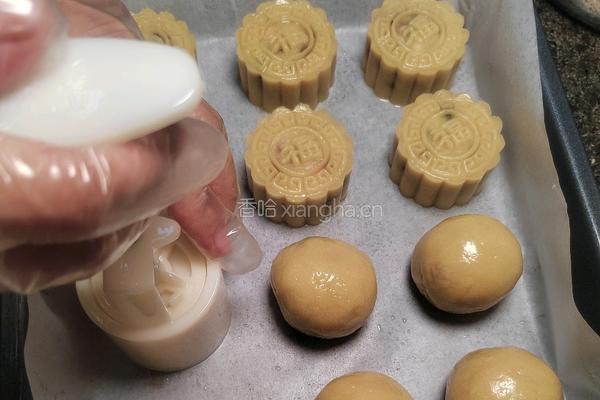 自制坚果蛋月烧月饼的做法图解22