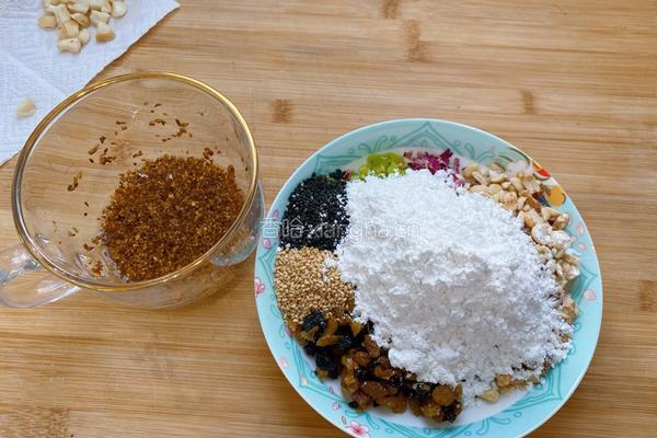 蛋黄豆沙馅月饼+五仁月饼的做法图解12