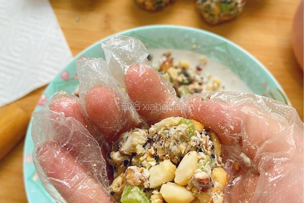 蛋黄豆沙馅月饼+五仁月饼的做法图解16
