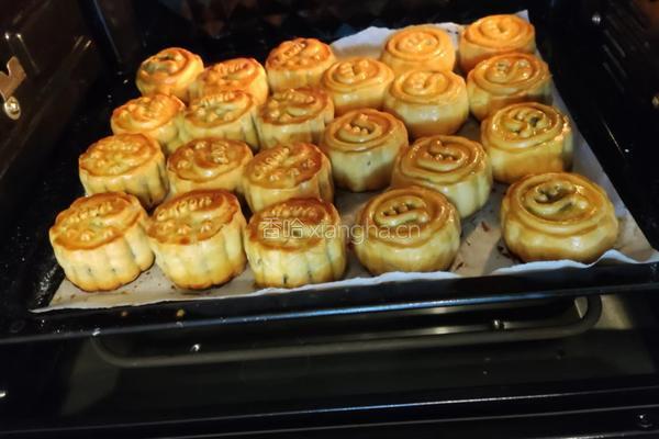 蛋黄豆沙馅月饼+五仁月饼的做法图解25