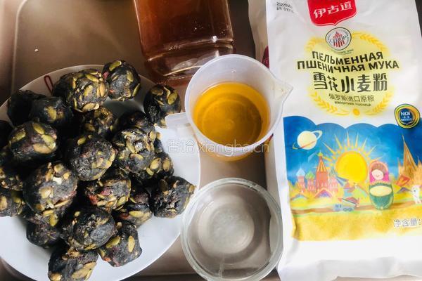 广式月饼-神奇的面粉的做法图解1
