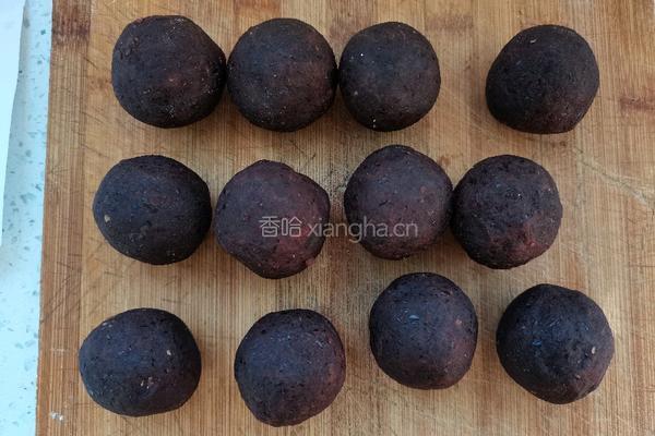 豆沙蛋黄月饼的做法图解8