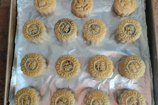 豆沙蛋黄月饼的做法图解15