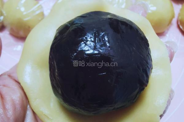 手工蛋黄月饼(100克)的做法图解20