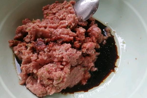 牛肉芹菜水饺的做法图解4