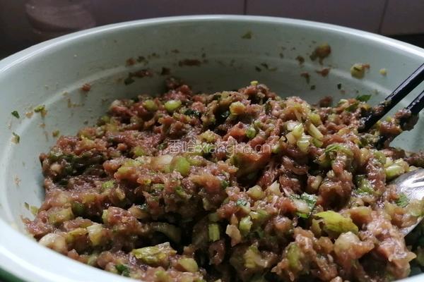 牛肉芹菜水饺的做法图解6