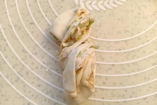烙葱香花卷的做法图解14