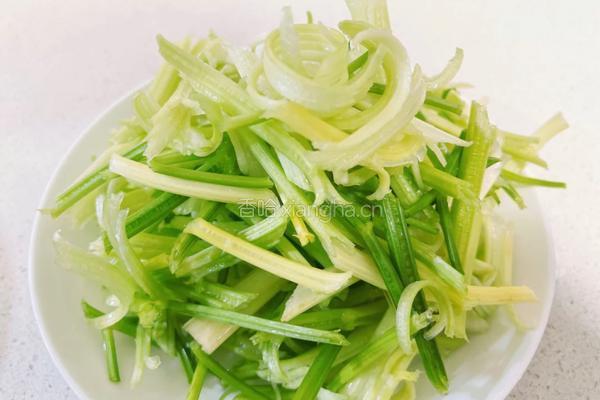 西芹炒牛肉（减肥版）的做法图解2