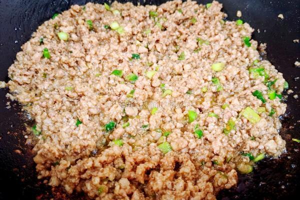 芹菜肉馅饺子的做法图解5