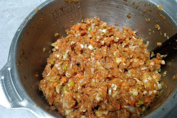 香菇胡萝卜肉馅水煎饺的做法图解8