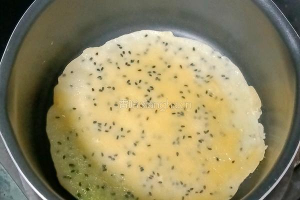 芝麻牛奶鸡蛋饼的做法图解9
