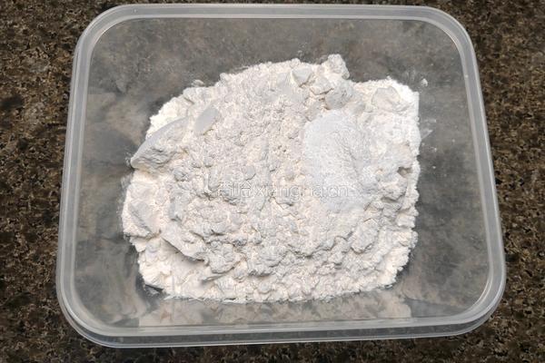 自制蛋黄莲蓉蛋月烧月饼的做法图解4