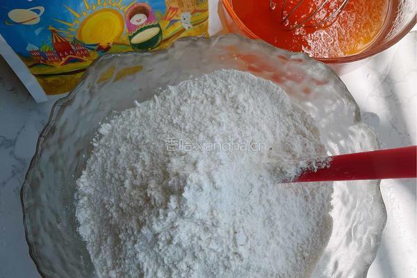 小红花迷你月饼的做法图解2