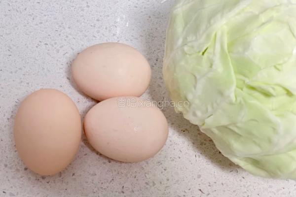 减脂餐～鸡蛋包菜饼的做法图解1