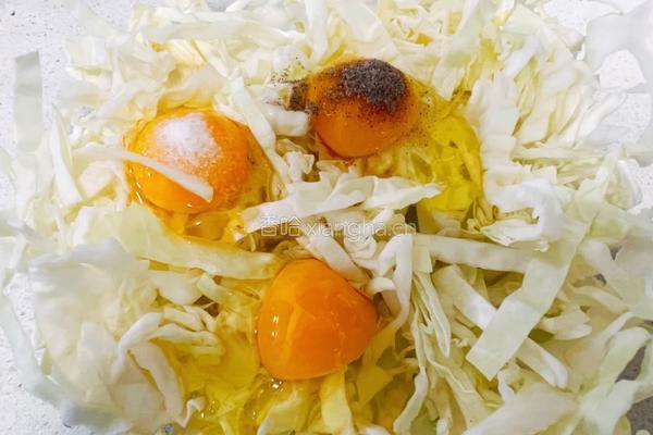 减脂餐～鸡蛋包菜饼的做法图解3