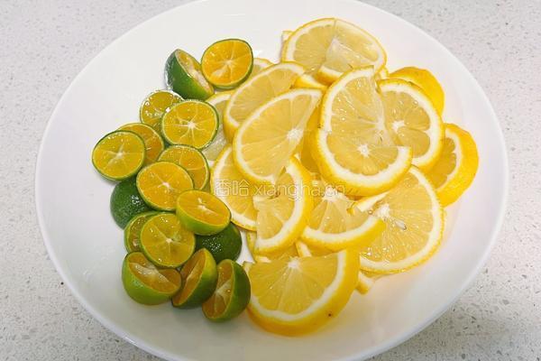 酸辣柠檬鸡爪的做法图解3