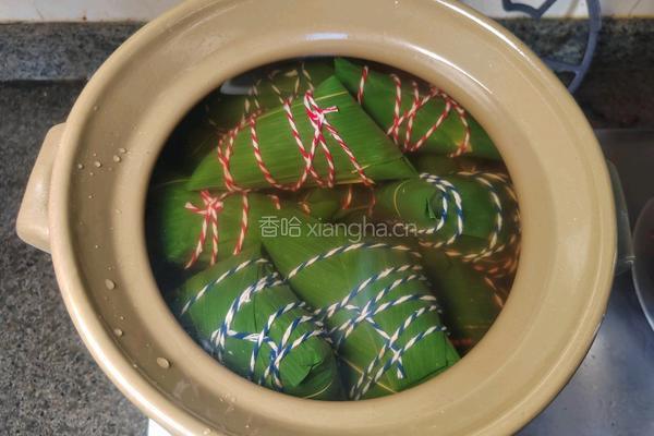自制酱香排骨鲜粽子的做法图解17