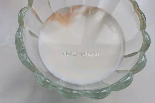 红洒酸奶水果酪的做法图解3