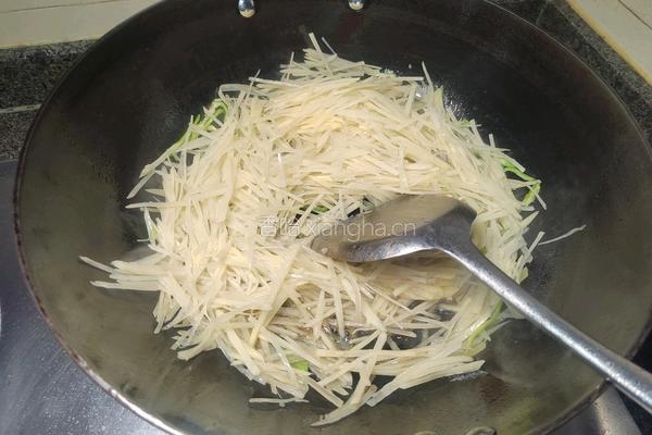 自制清炒土豆丝的做法图解10