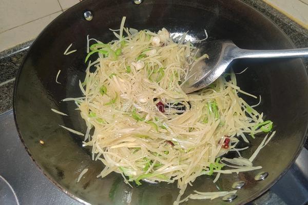 自制清炒土豆丝的做法图解11