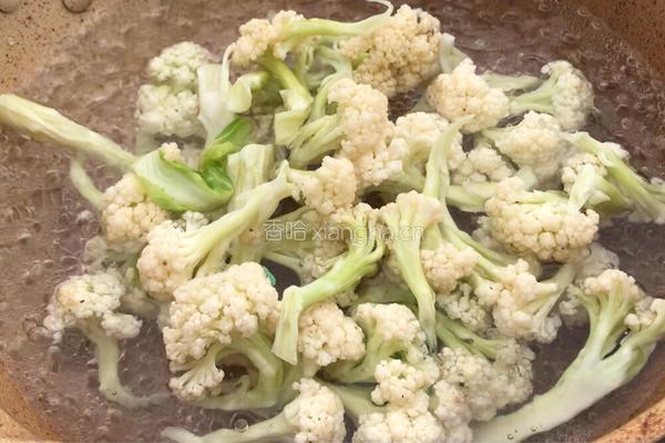 西芹胡萝卜拌菜花的做法图解5