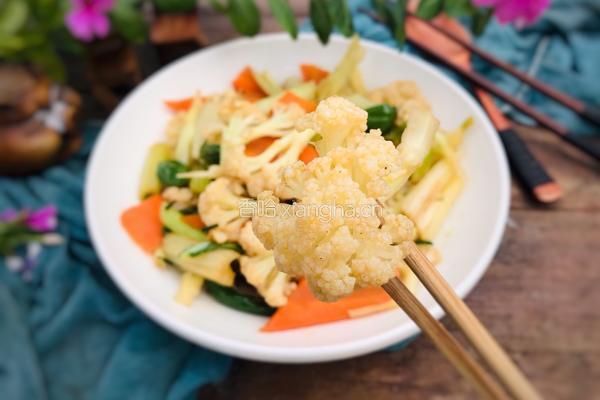 西芹胡萝卜拌菜花的做法图解12