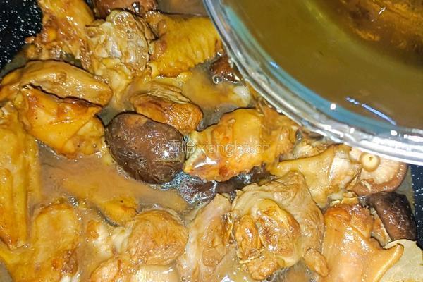香菇焖鸭肉的做法图解10