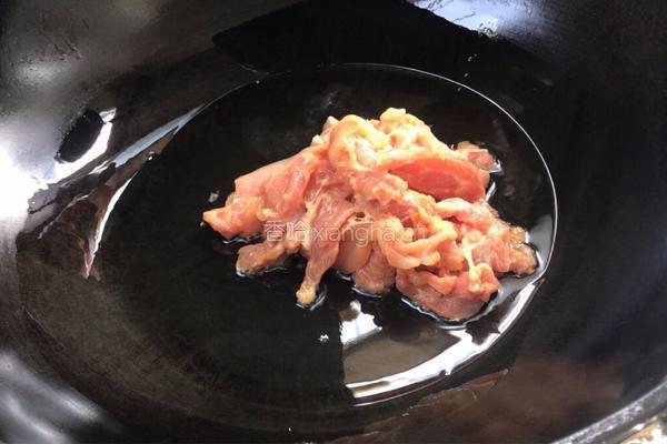 青红辣椒丝瓜炒肉的做法图解4