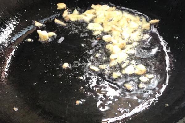 青红辣椒丝瓜炒肉的做法图解6
