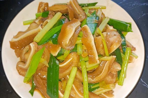 芹菜炒猪耳朵的做法图解9