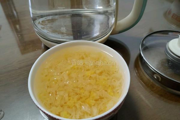 雪梨银耳羹的做法图解4