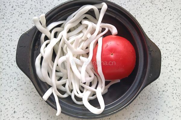 番茄土豆粉的做法图解1