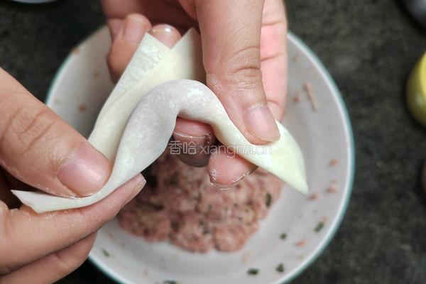 自制清汤抄手的做法图解7