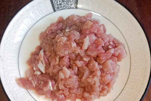 肉末炒玉米胡萝卜的做法图解3