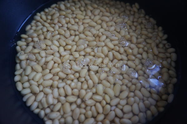  茄汁黄豆的做法图解2
