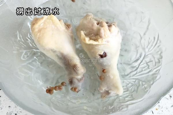 香辣开胃超过瘾的手撕鸡拌面，快做给自己和最爱的人吃吧的做法图解2