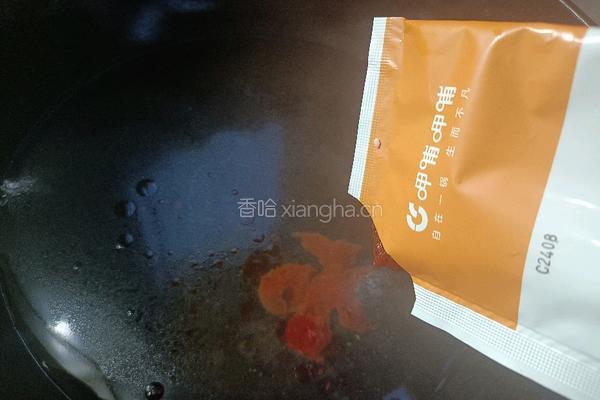 番茄味炖萝卜的做法图解2